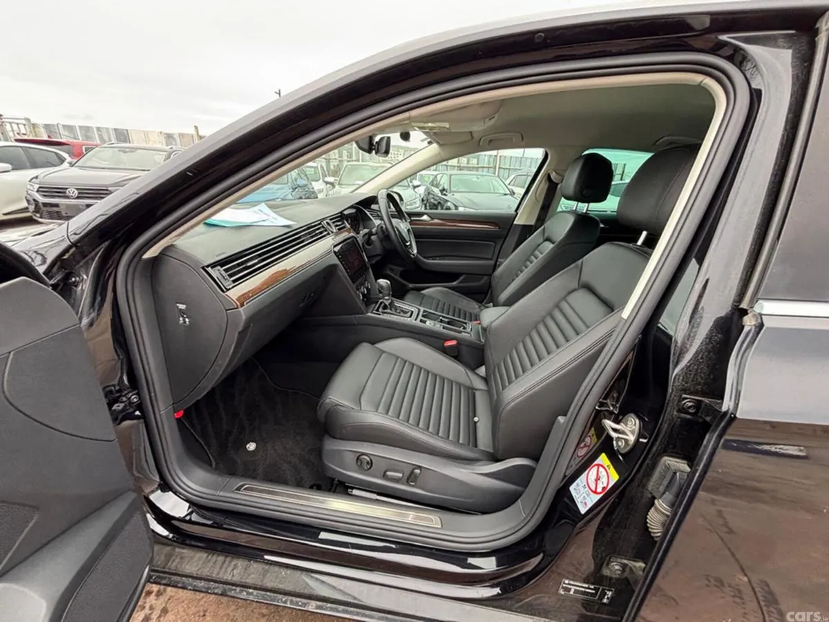 Volkswagen Passat Saloon, Diesel, 2020, Black