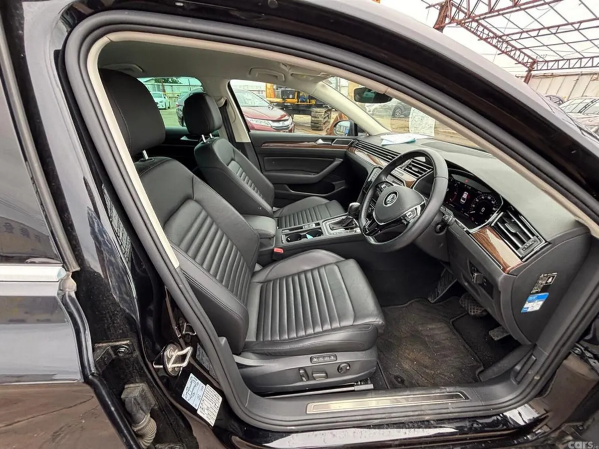 Volkswagen Passat Saloon, Diesel, 2020, Black