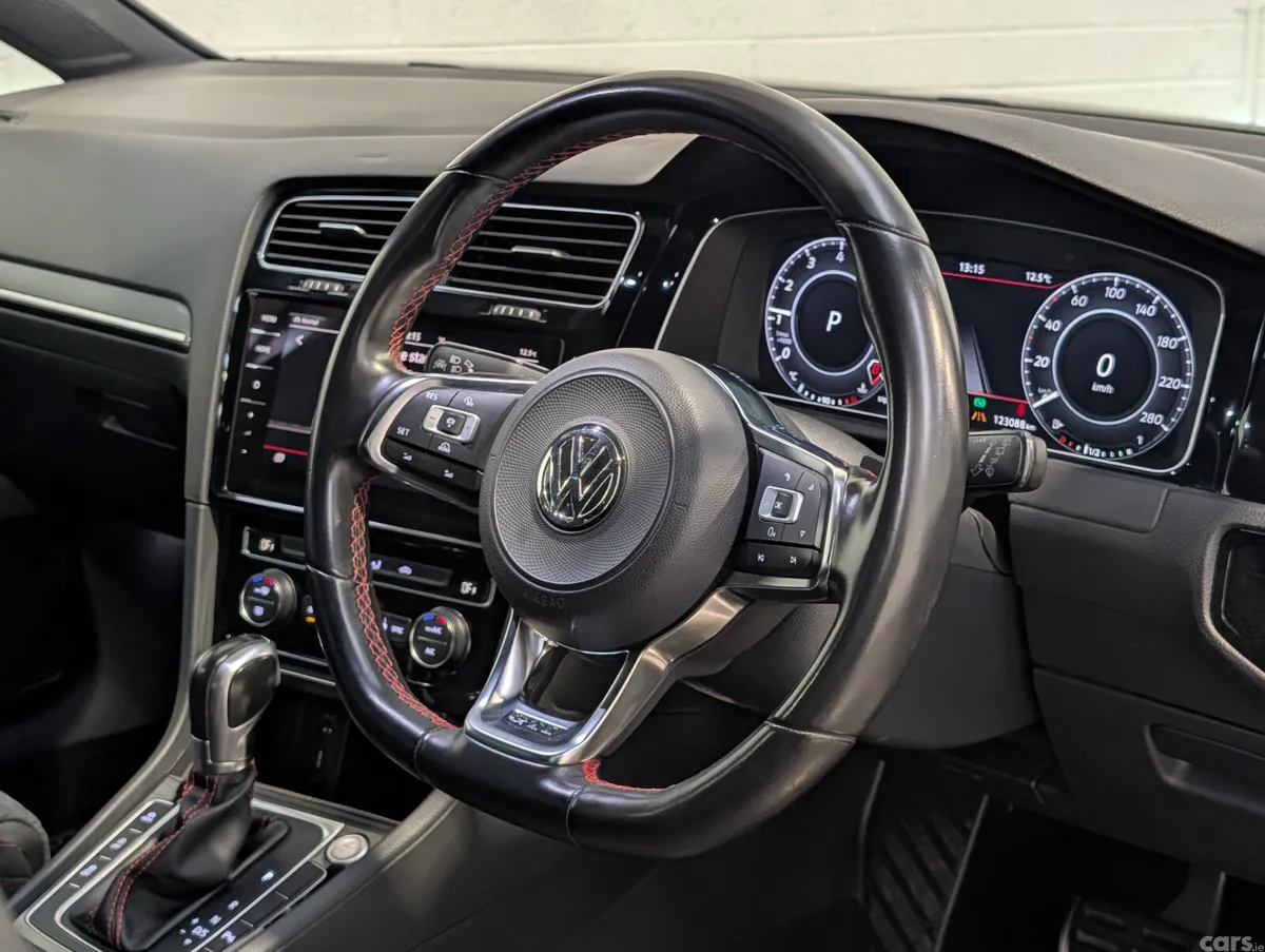 Volkswagen Golf Hatchback, Petrol, 2017, Blue