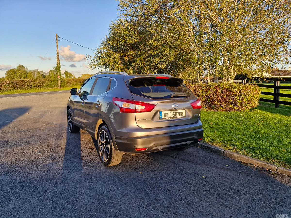 Nissan Qashqai Hatchback, Diesel, 2016, Grey