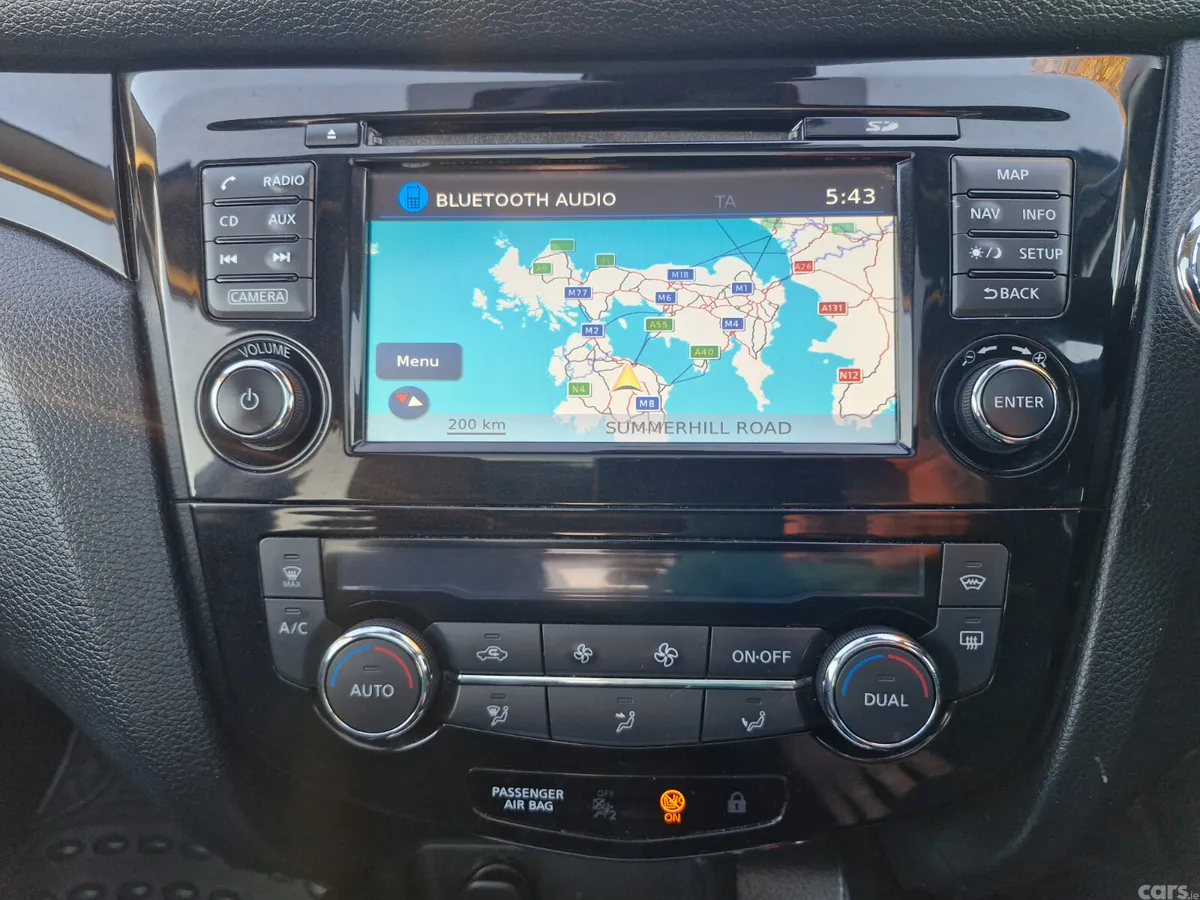 Nissan Qashqai Hatchback, Diesel, 2016, Grey