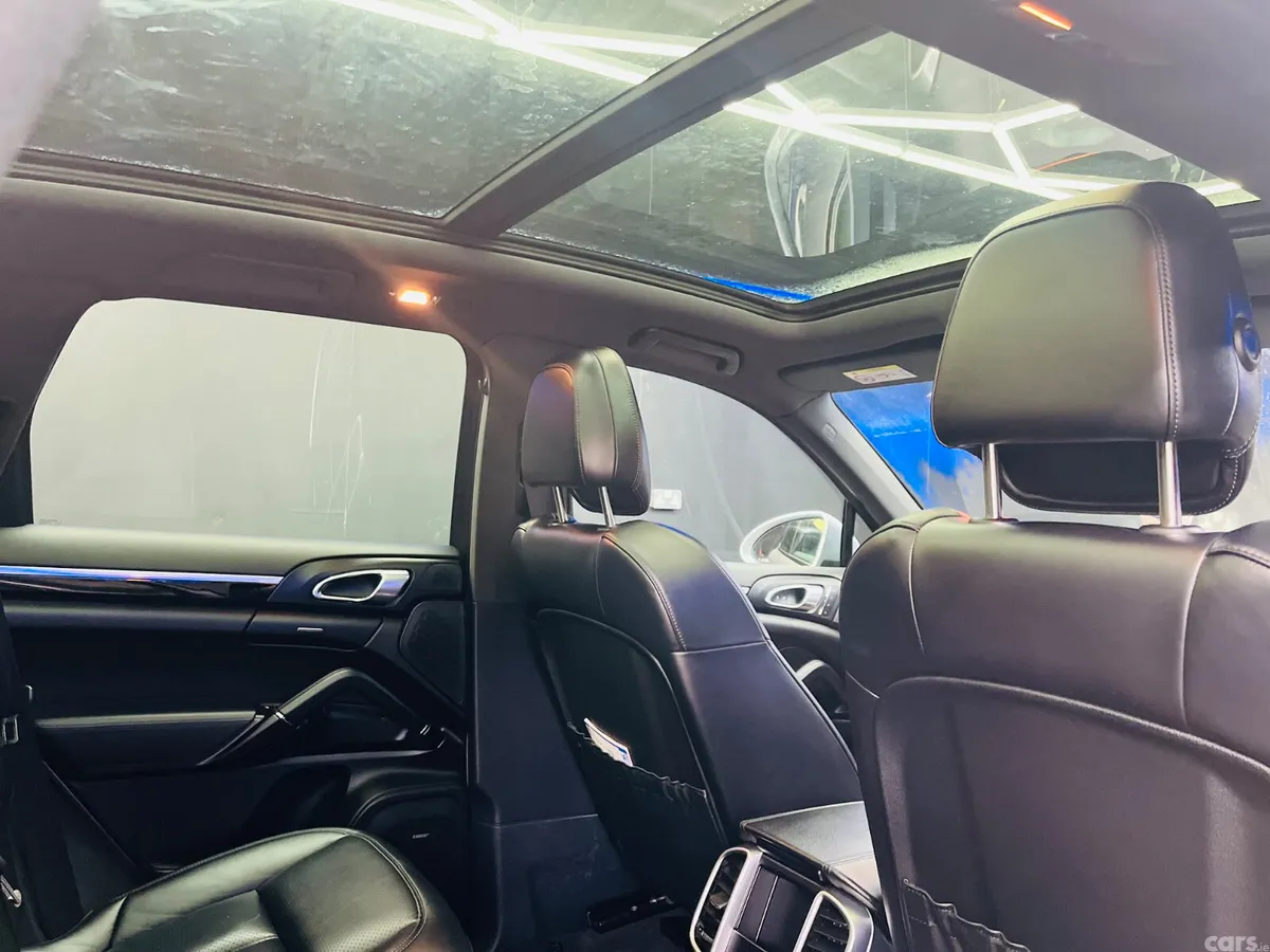 Porsche Cayenne SUV, Diesel, 2018, Silver