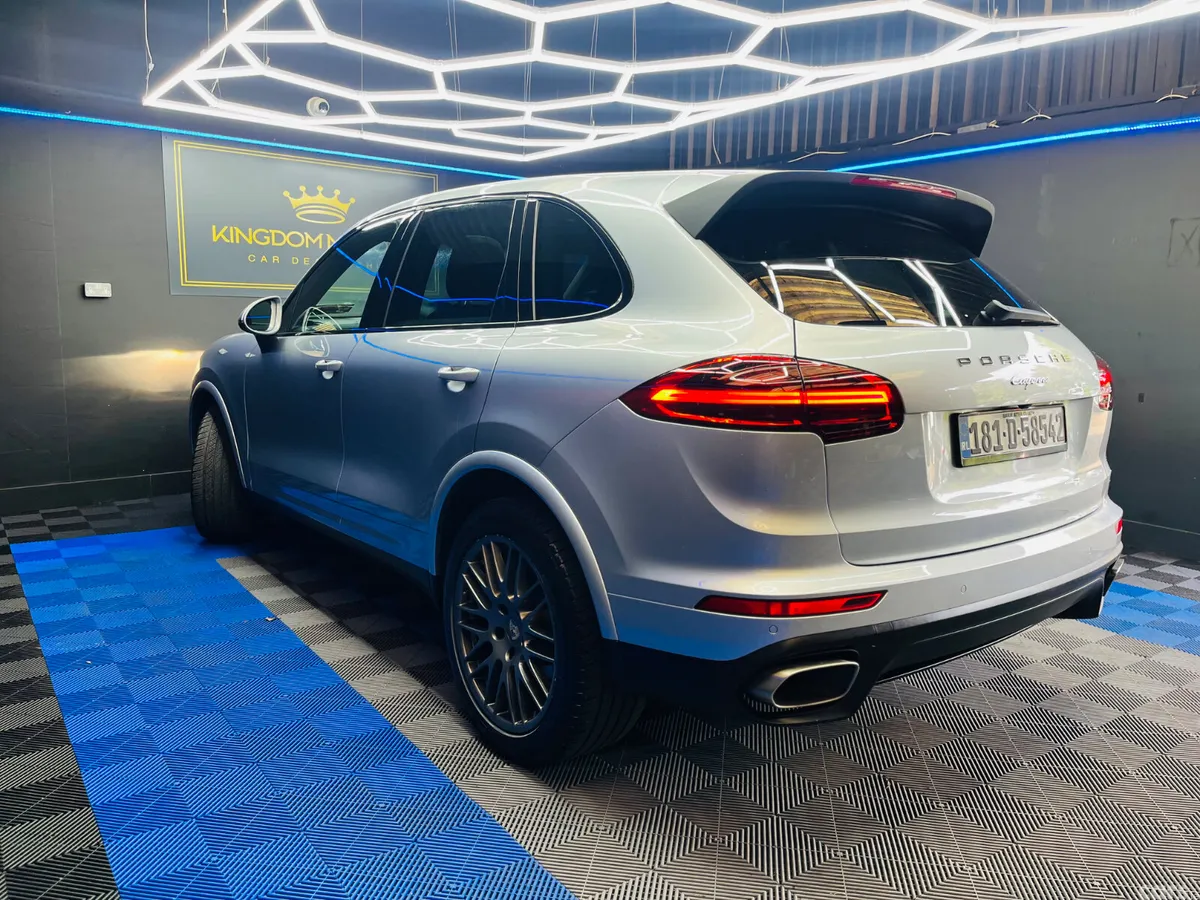 Porsche Cayenne SUV, Diesel, 2018, Silver