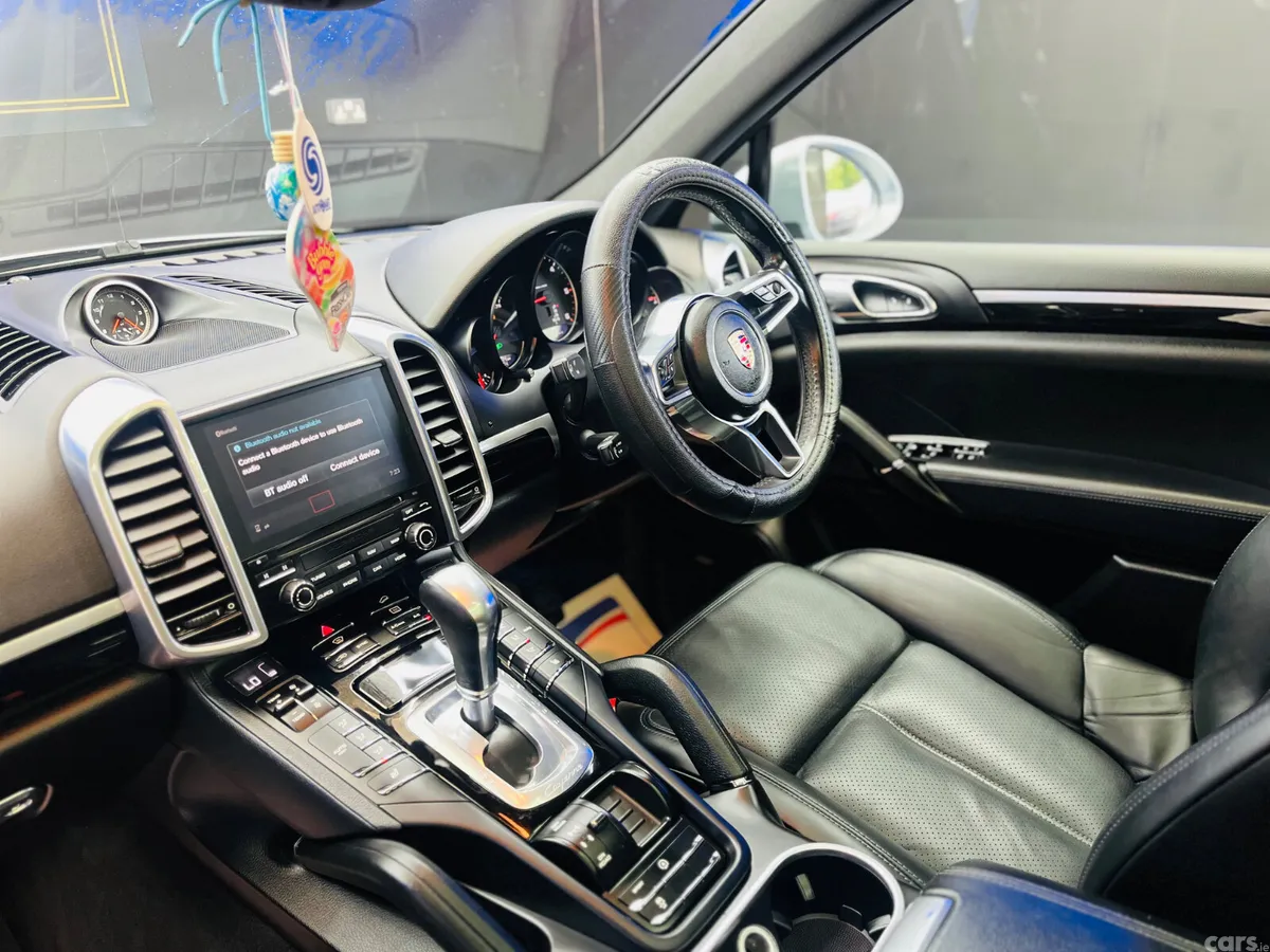 Porsche Cayenne SUV, Diesel, 2018, Silver