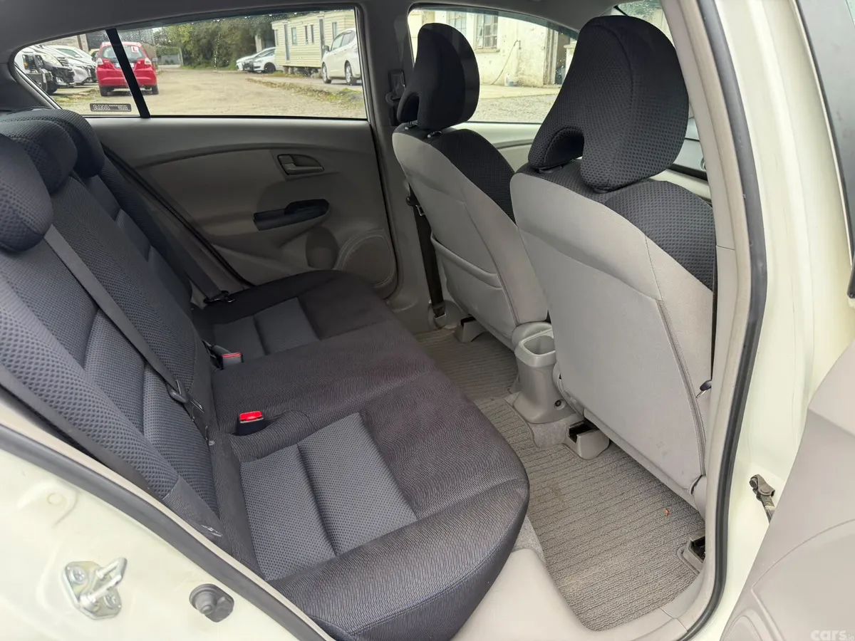 Honda Insight Hatchback, Petrol Hybrid, 2010, White