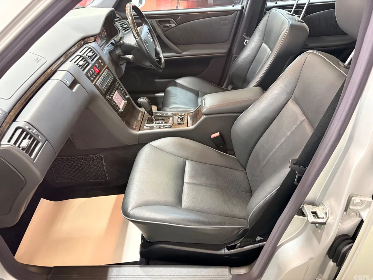 Mercedes-Benz E-Class Saloon, Petrol, 2001, Silver