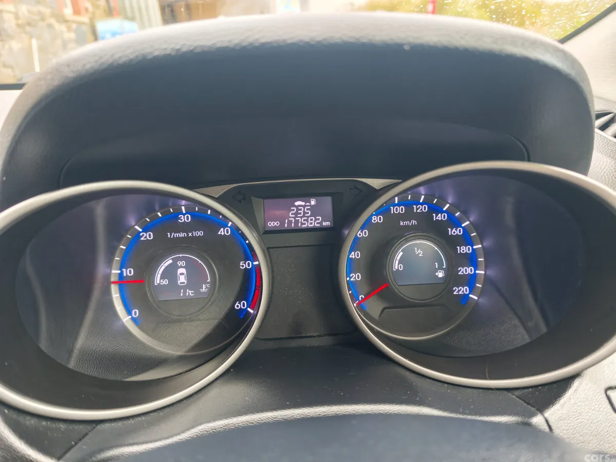Hyundai ix35 SUV, Diesel, 2013, Red