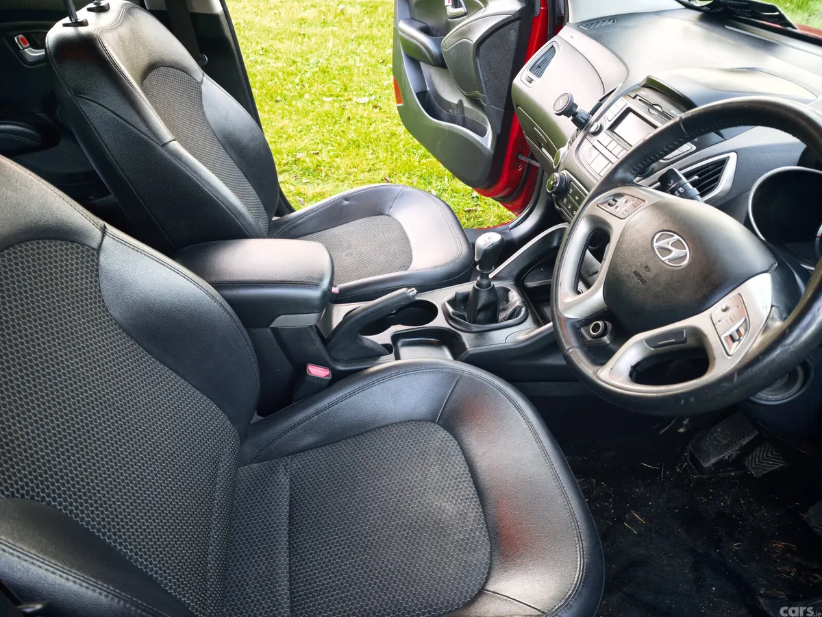 Hyundai ix35 SUV, Diesel, 2013, Red