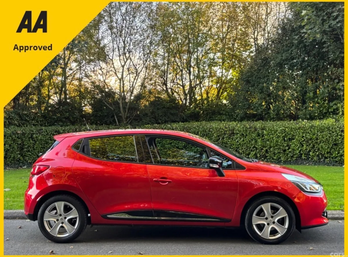 Renault Clio Hatchback, Petrol, 2016, Red