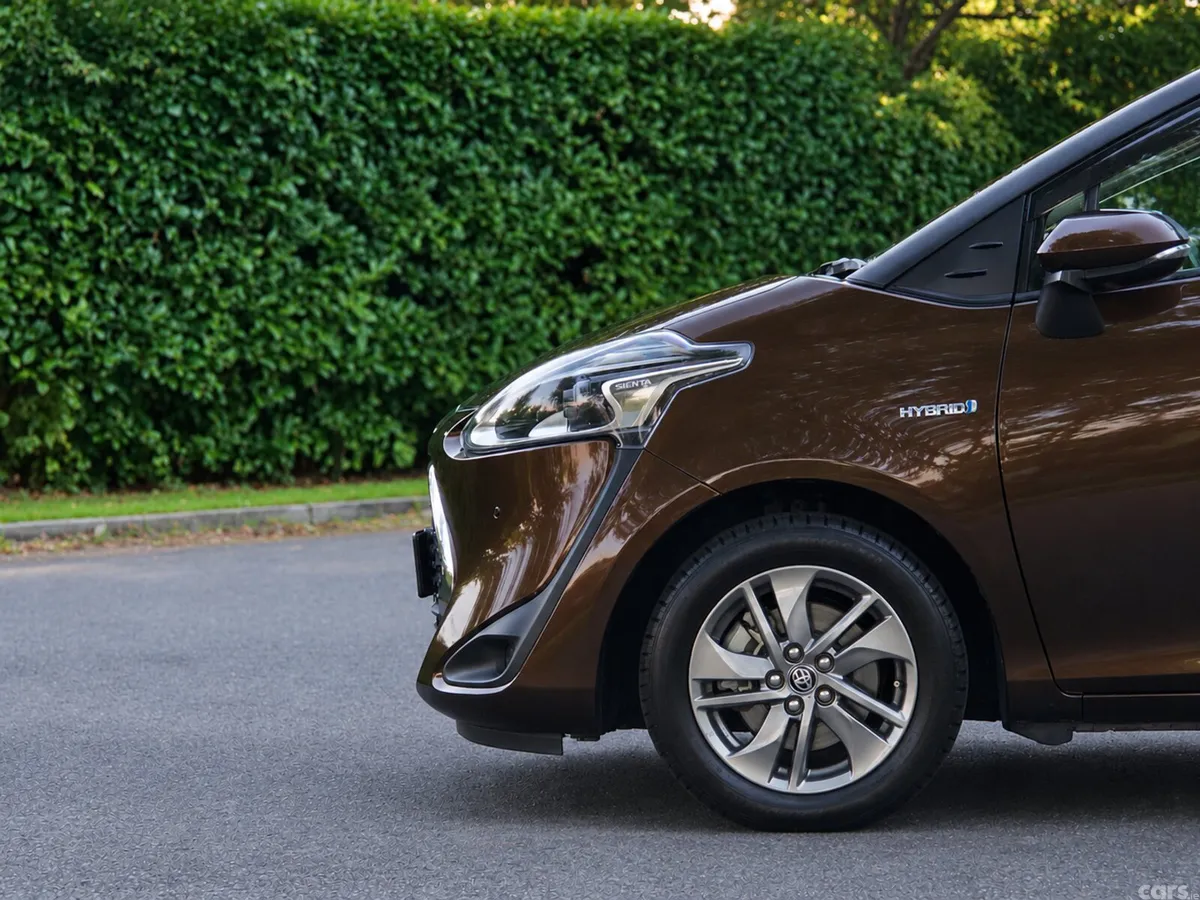 Toyota Sienta MPV, Petrol Hybrid, 2019, Brown
