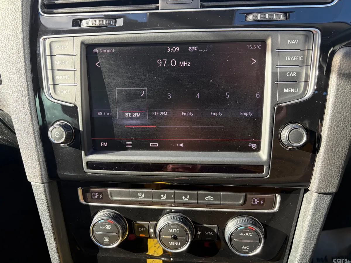 Volkswagen Golf Estate, Petrol, 2015, Silver