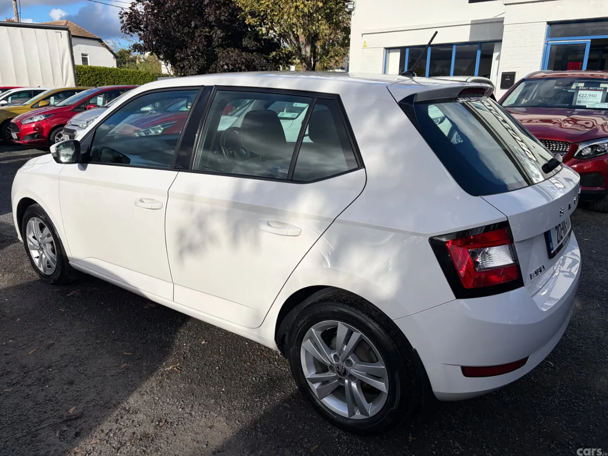 Skoda Fabia Hatchback, Petrol, 2021, White
