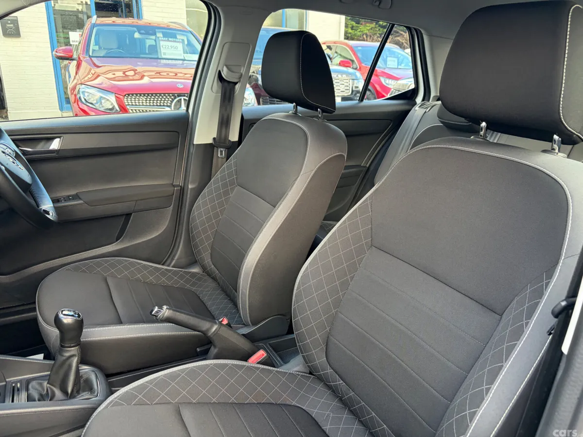 Skoda Fabia Hatchback, Petrol, 2021, White