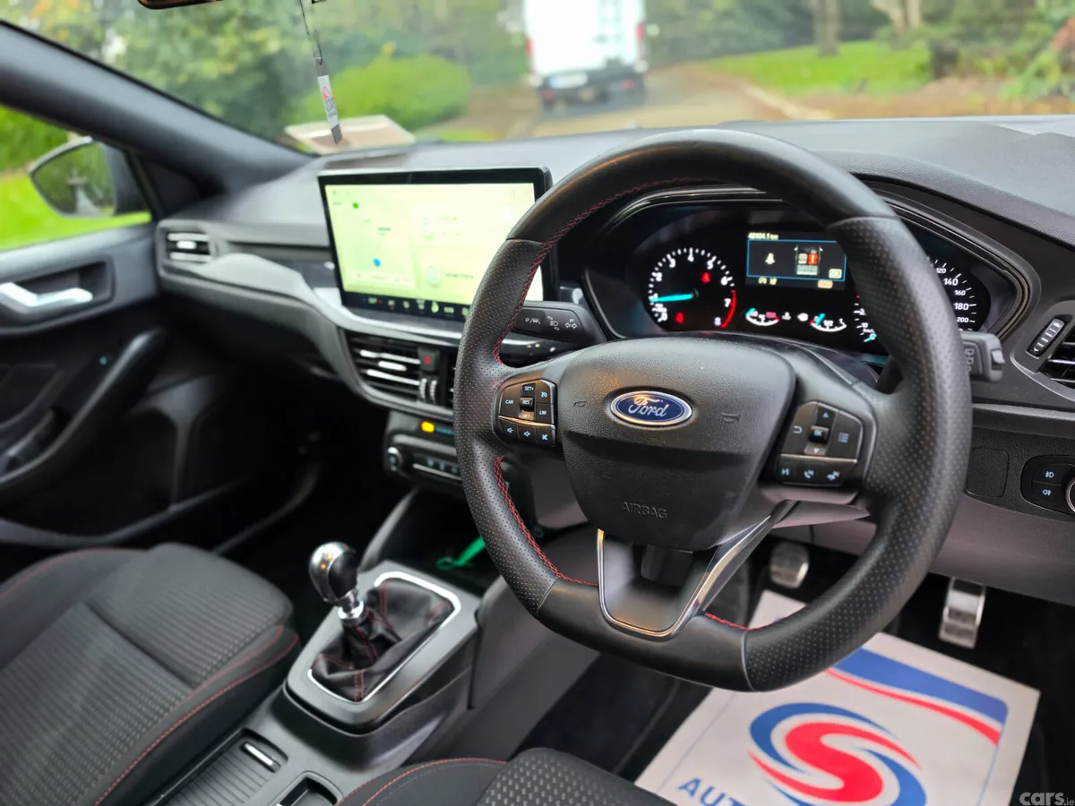 Ford Focus Hatchback, Petrol Hybrid, 2025, Grey