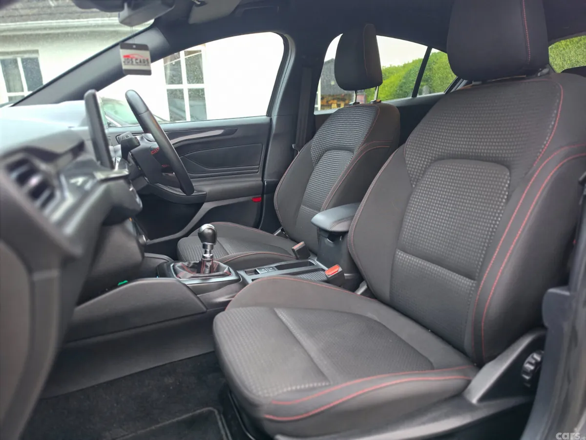 Ford Focus Hatchback, Petrol Hybrid, 2025, Grey