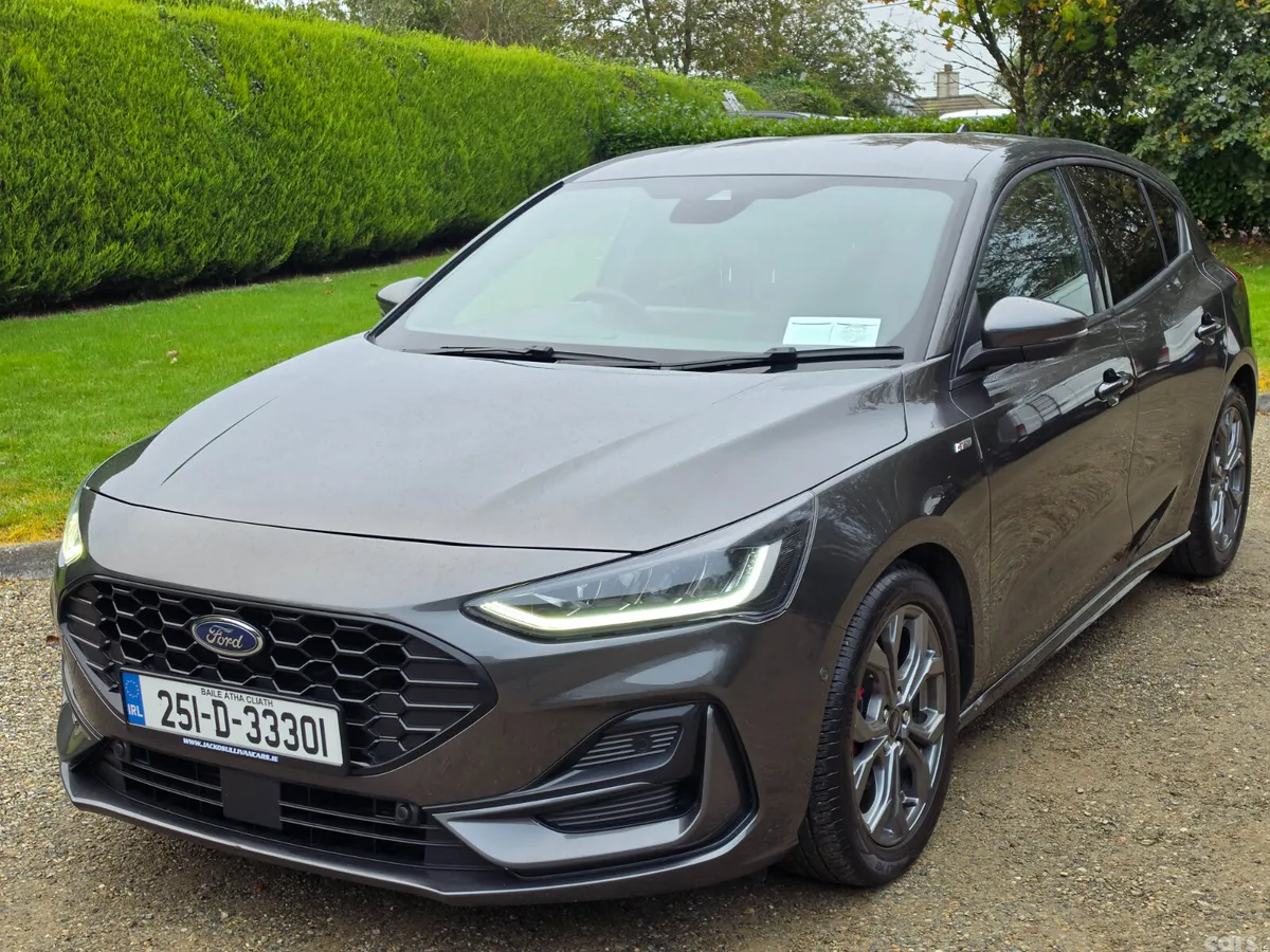 Ford Focus Hatchback, Petrol Hybrid, 2025, Grey