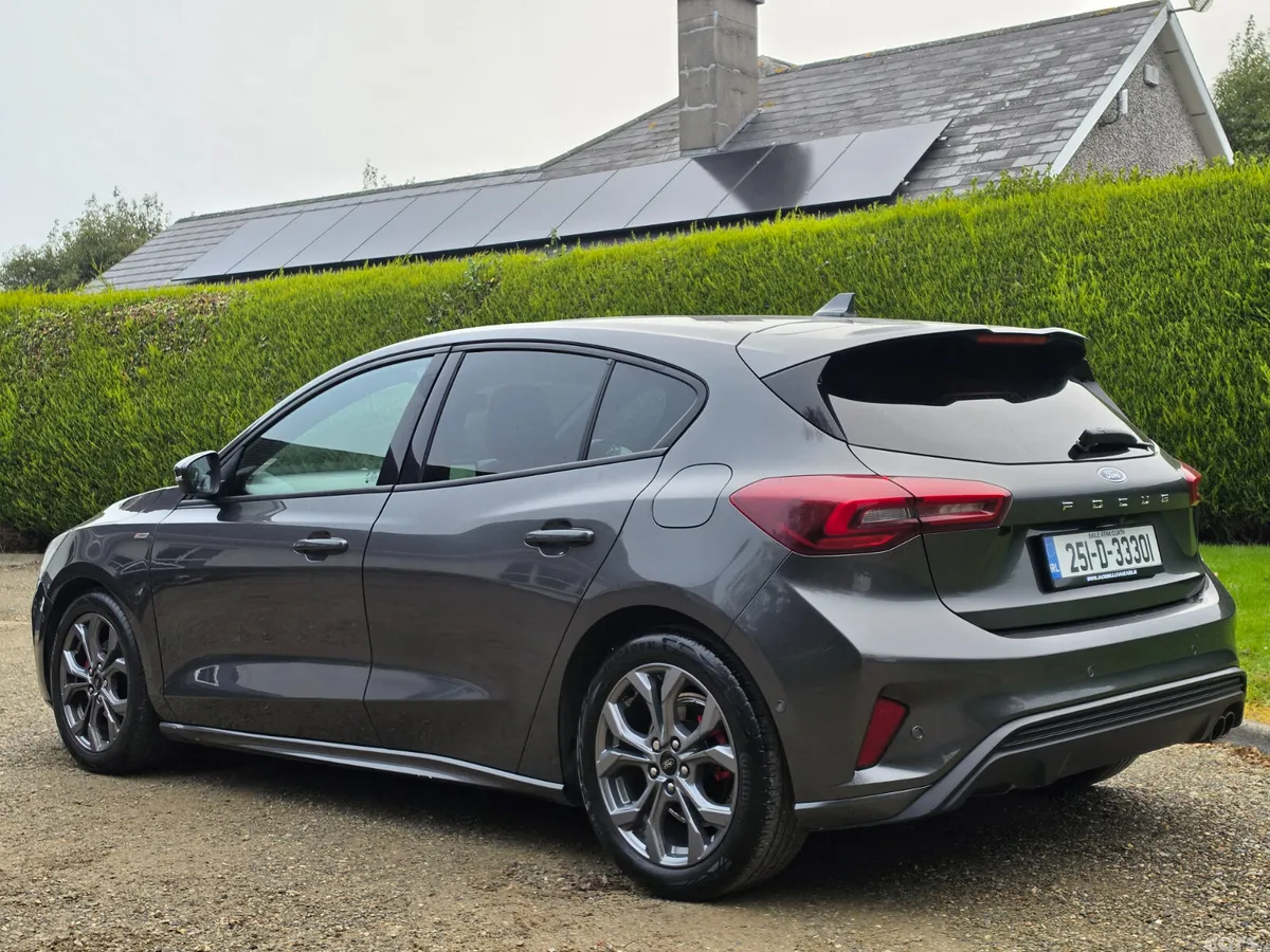 Ford Focus Hatchback, Petrol Hybrid, 2025, Grey