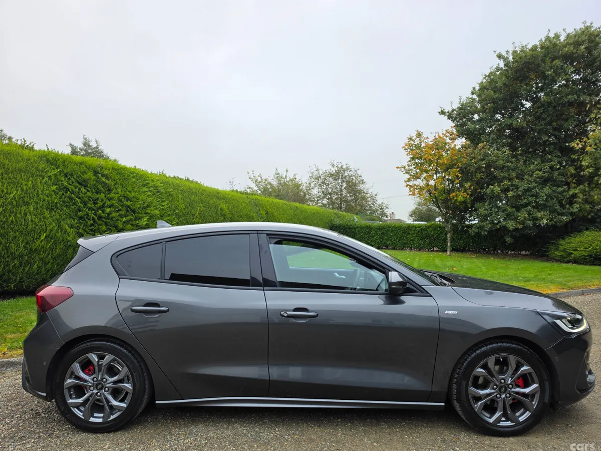 Ford Focus Hatchback, Petrol Hybrid, 2025, Grey