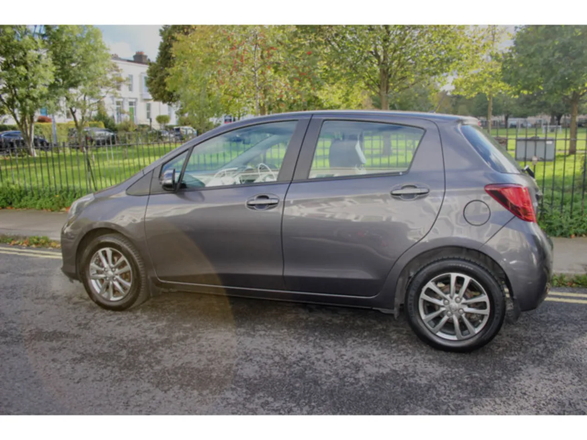 Toyota Yaris MPV, Petrol, 2016, Grey