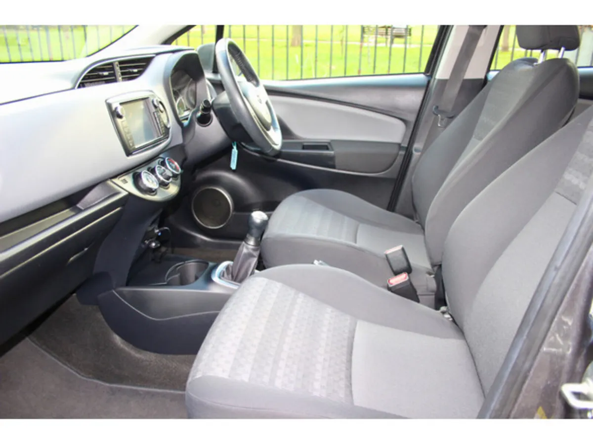 Toyota Yaris MPV, Petrol, 2016, Grey