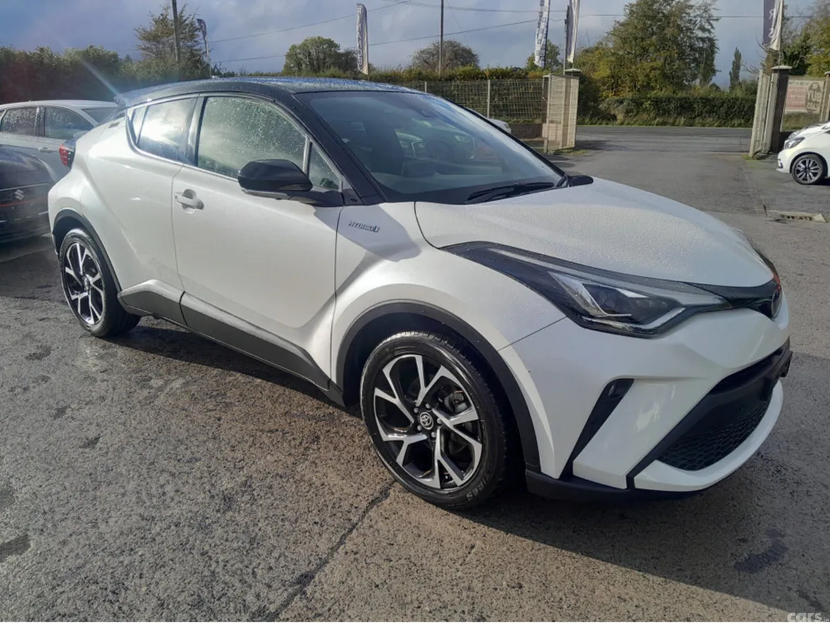 Toyota C-HR SUV, Petrol Hybrid, 2019, White