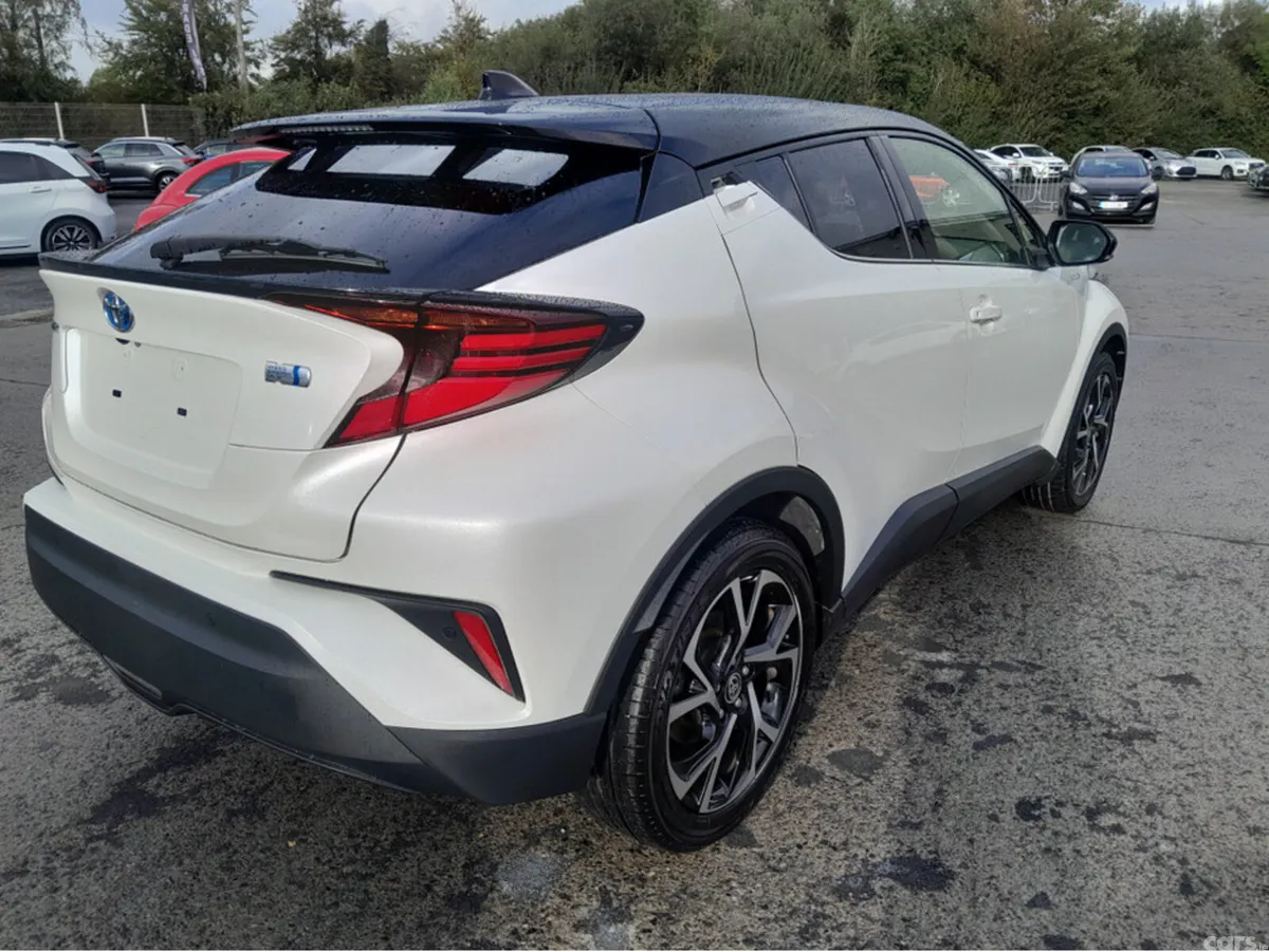 Toyota C-HR SUV, Petrol Hybrid, 2019, White
