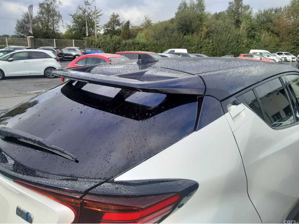Toyota C-HR SUV, Petrol Hybrid, 2019, White