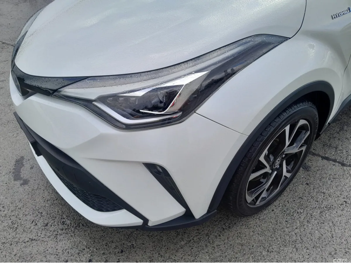 Toyota C-HR SUV, Petrol Hybrid, 2019, White