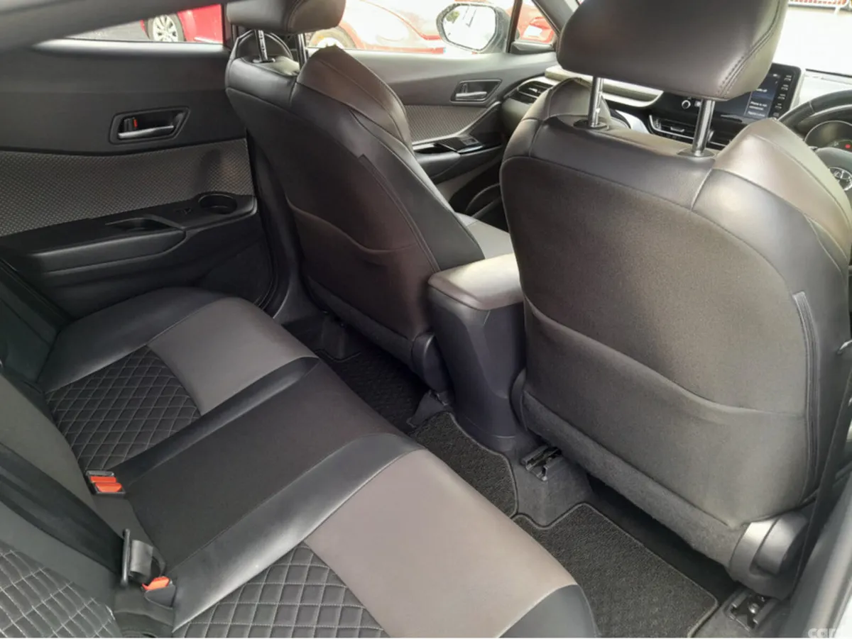 Toyota C-HR SUV, Petrol Hybrid, 2019, White