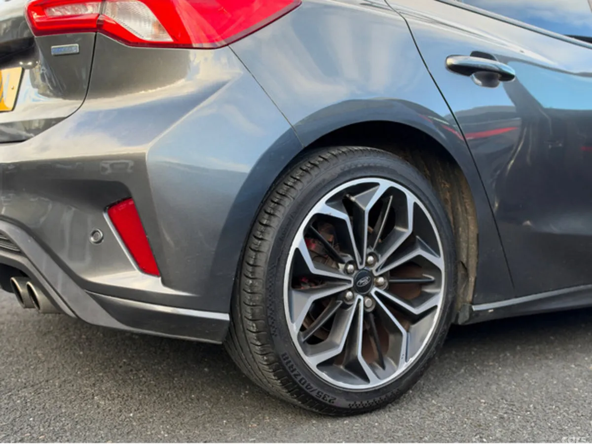 Ford Focus Hatchback, Diesel, 2019, Grey