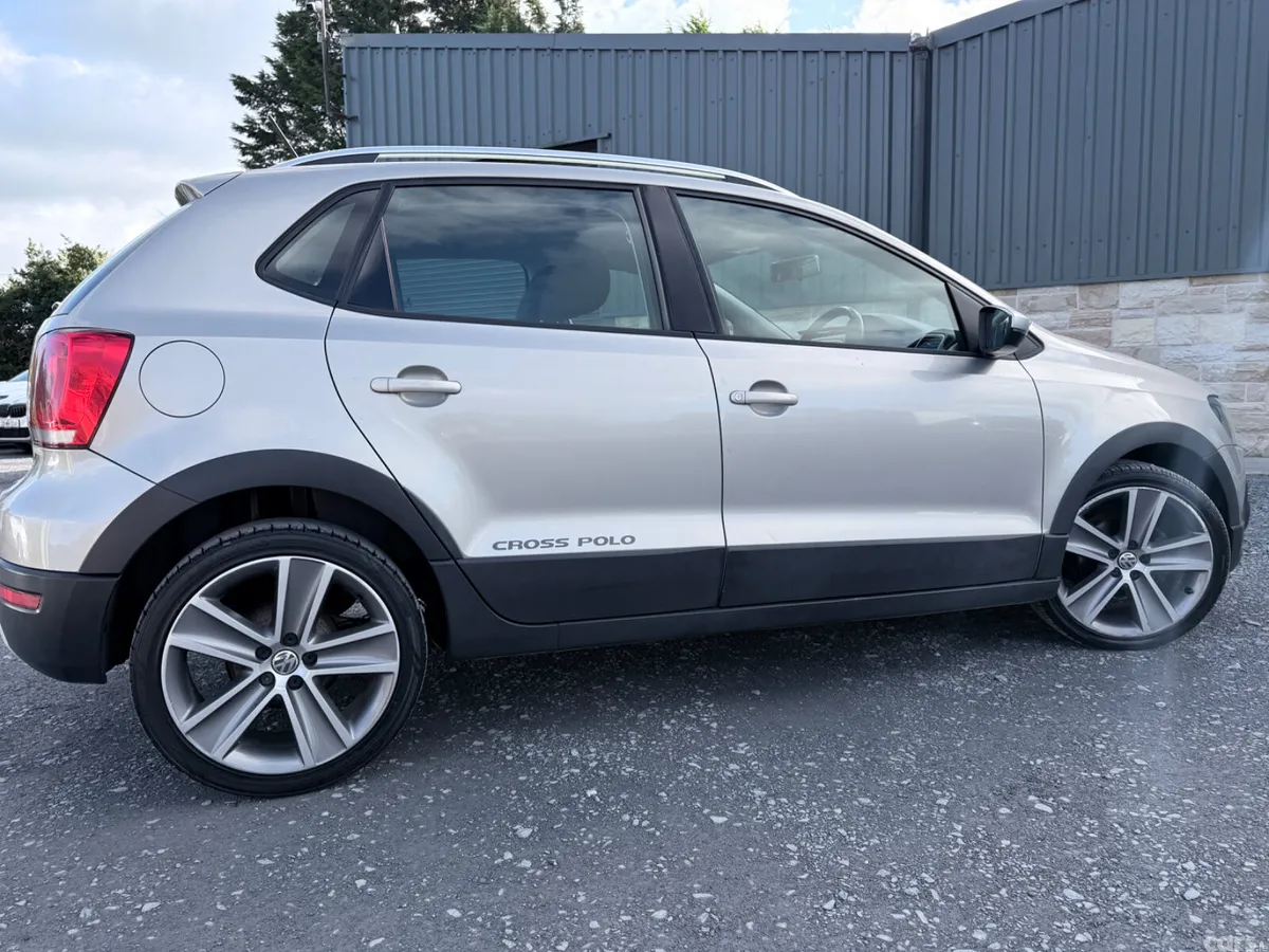 Volkswagen Polo Hatchback, Petrol, 2012, Brown