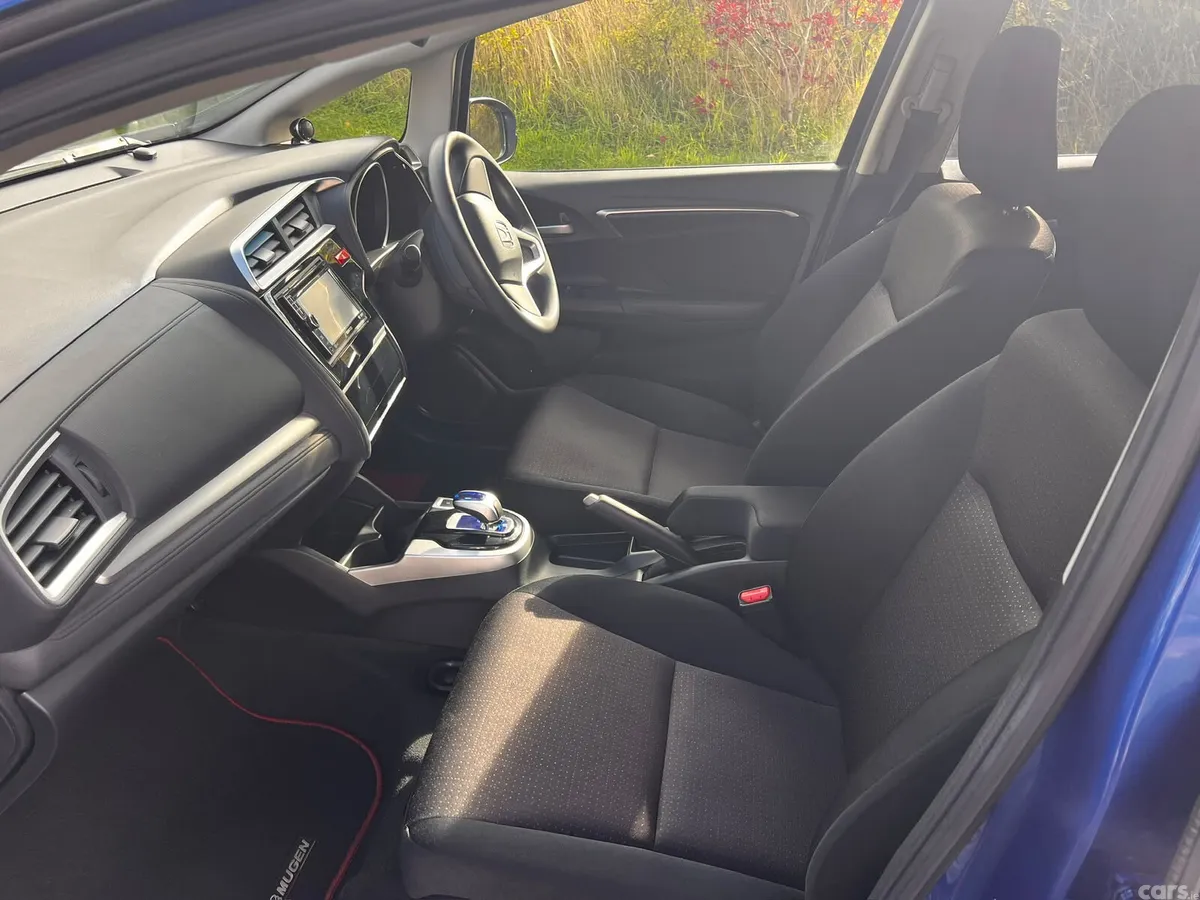 Honda Fit Hatchback, Petrol Hybrid, 2014, Blue
