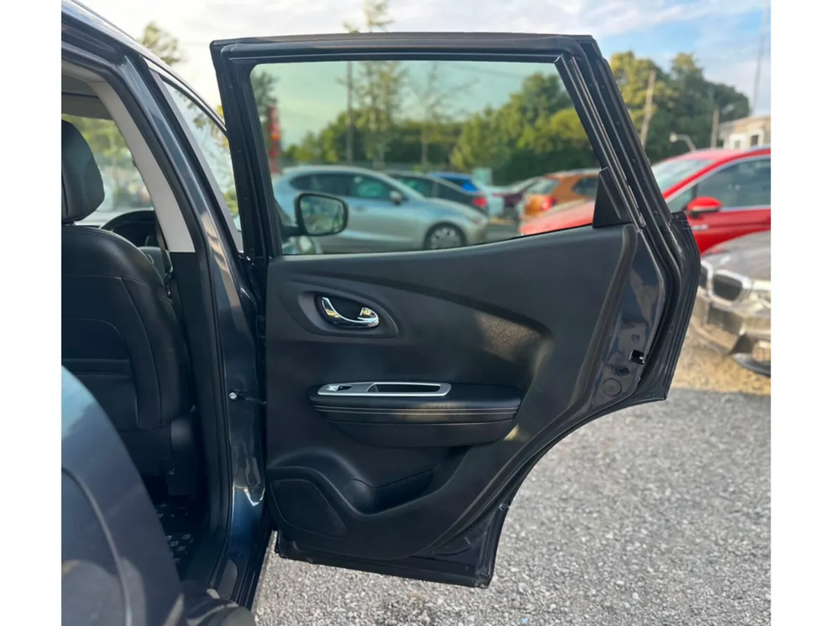 Renault Kadjar Hatchback, Petrol, 2018, Grey
