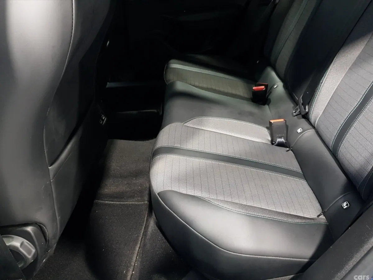 Peugeot 2008 MPV, Diesel, 2021, Blue