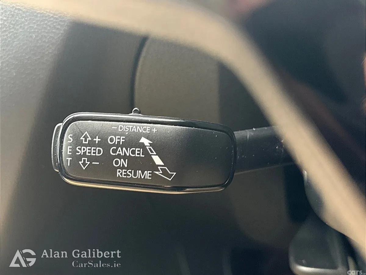 Skoda Octavia Hatchback, Petrol, 2019, Blue