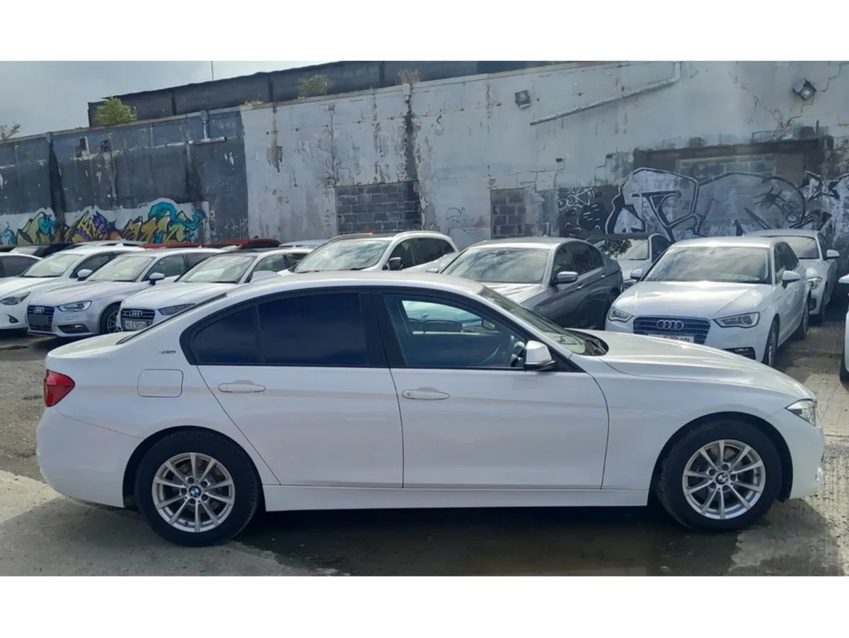 BMW 3-Series Saloon, Petrol Plug-in Hybrid, 2017, White