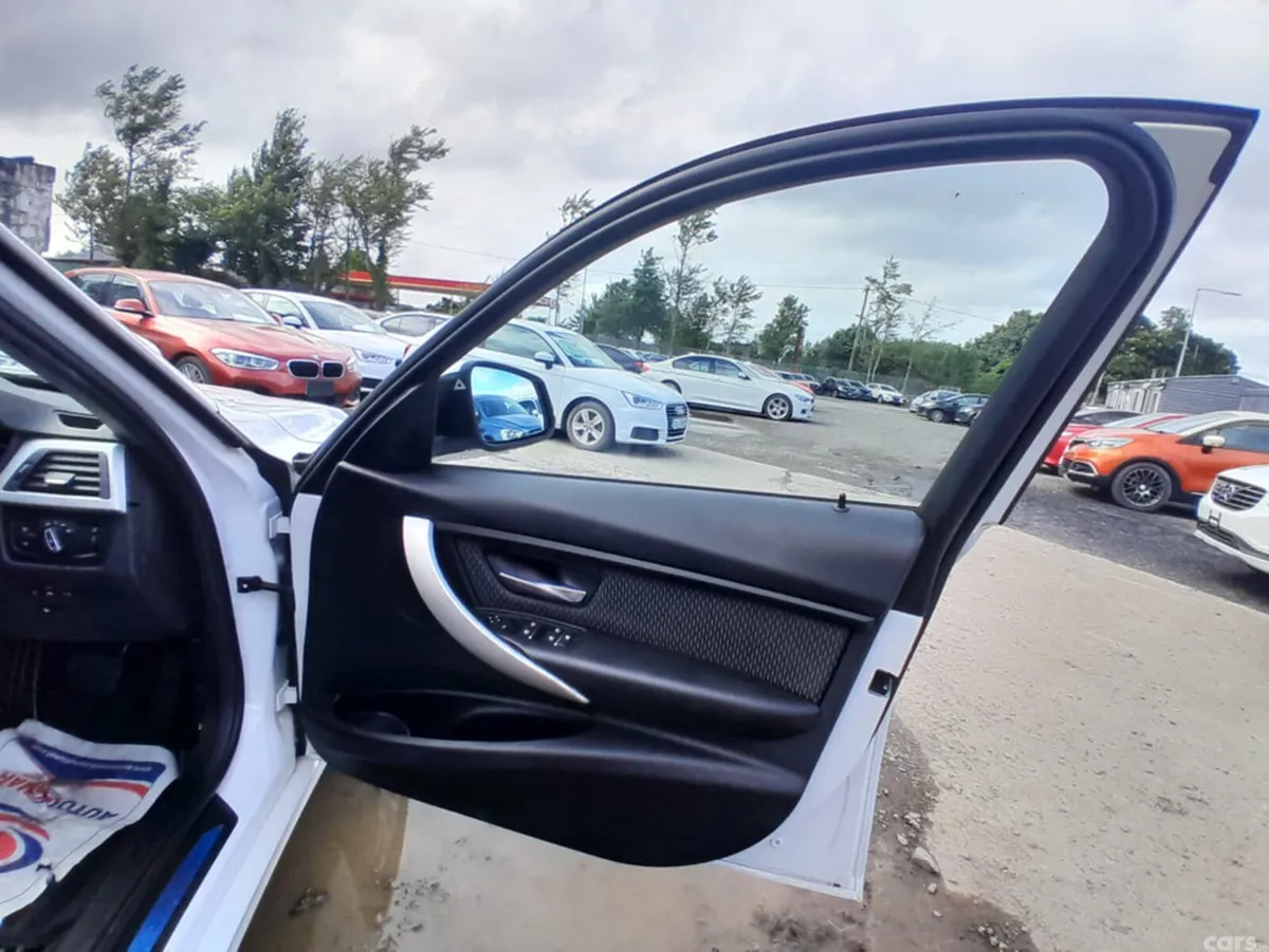 BMW 3-Series Saloon, Petrol Plug-in Hybrid, 2017, White