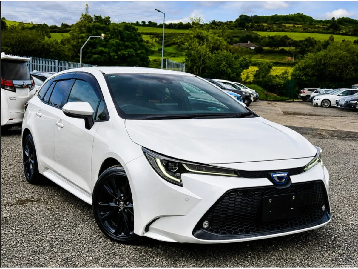 Toyota Corolla Hatchback, Petrol Hybrid, 2022, White