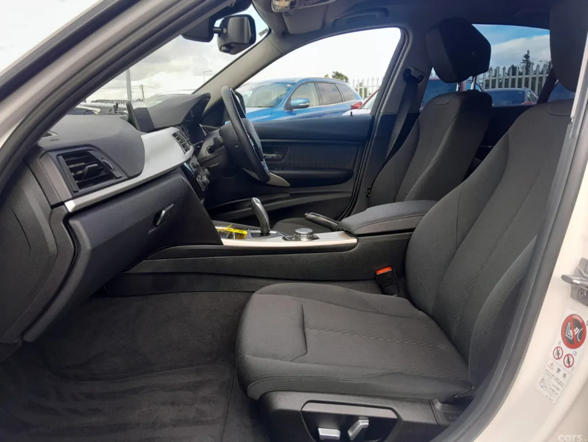 BMW 3-Series Saloon, Petrol Plug-in Hybrid, 2017, White