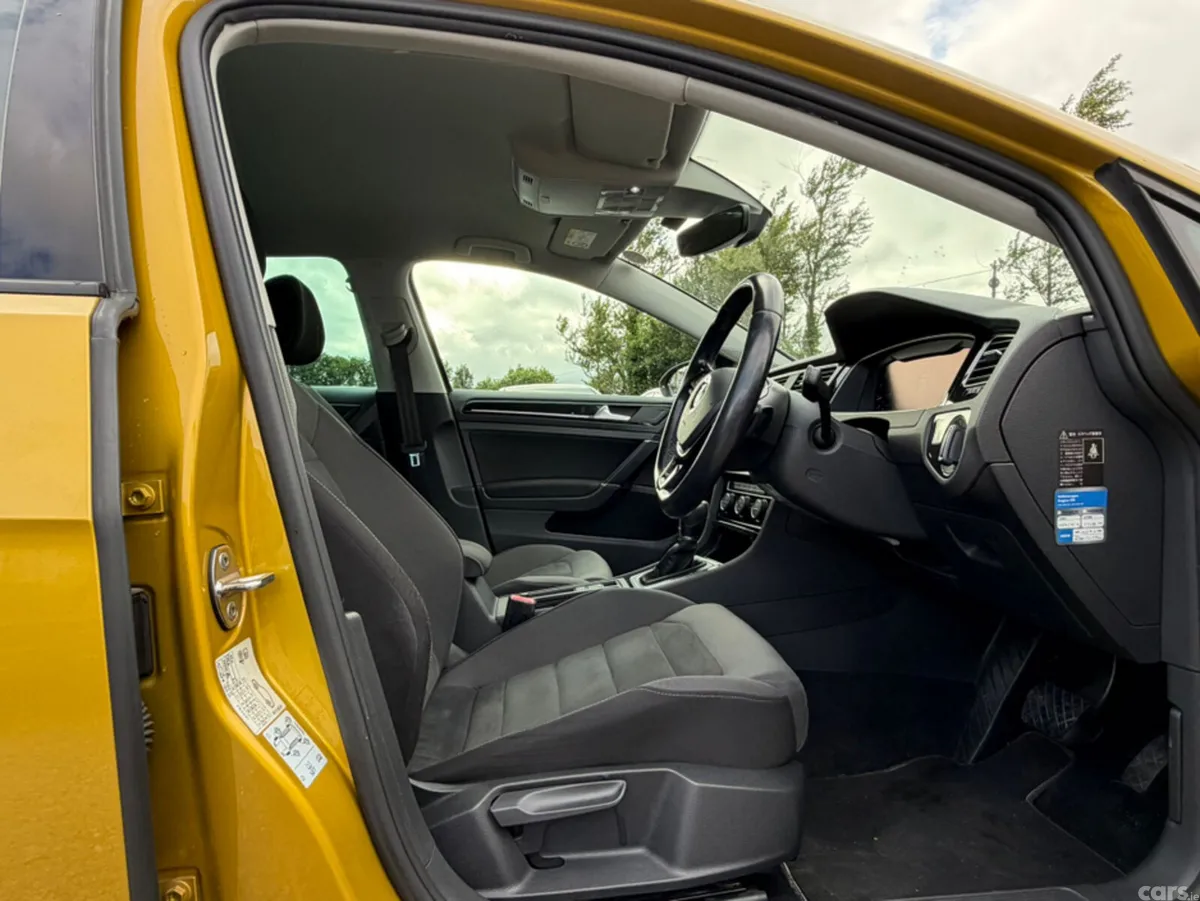 Volkswagen Golf Hatchback, Petrol, 2017, Gold