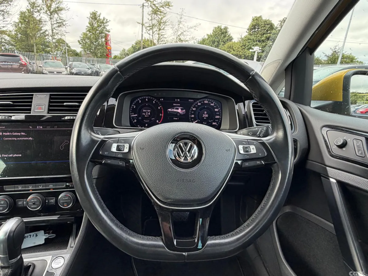 Volkswagen Golf Hatchback, Petrol, 2017, Gold
