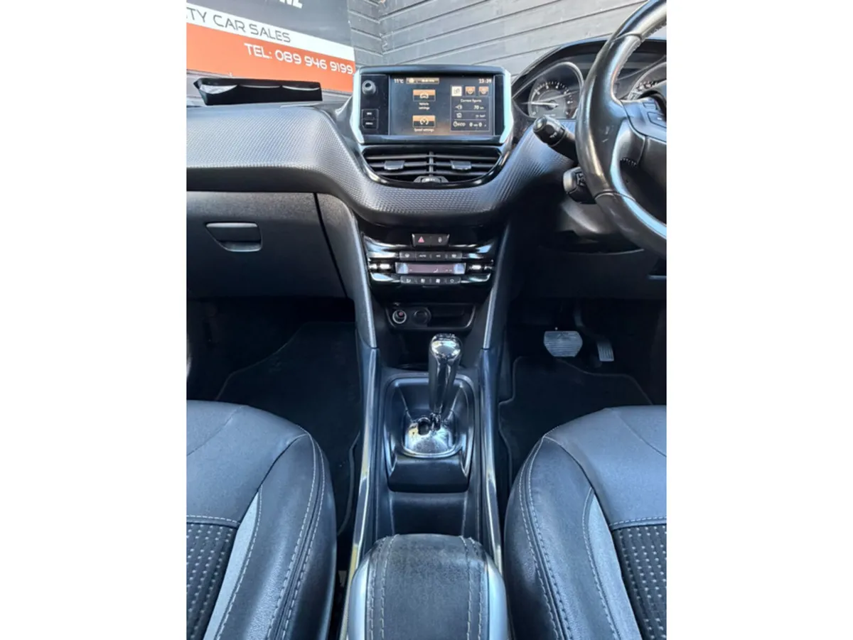 Peugeot 2008 Hatchback, Petrol, 2015, Blue