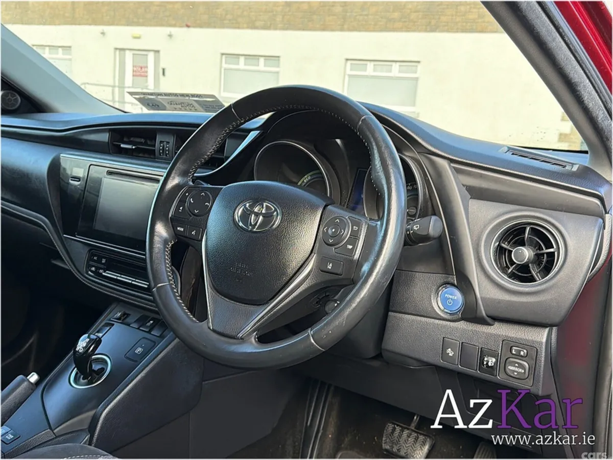 Toyota Auris Hatchback, Petrol Hybrid, 2018, Red