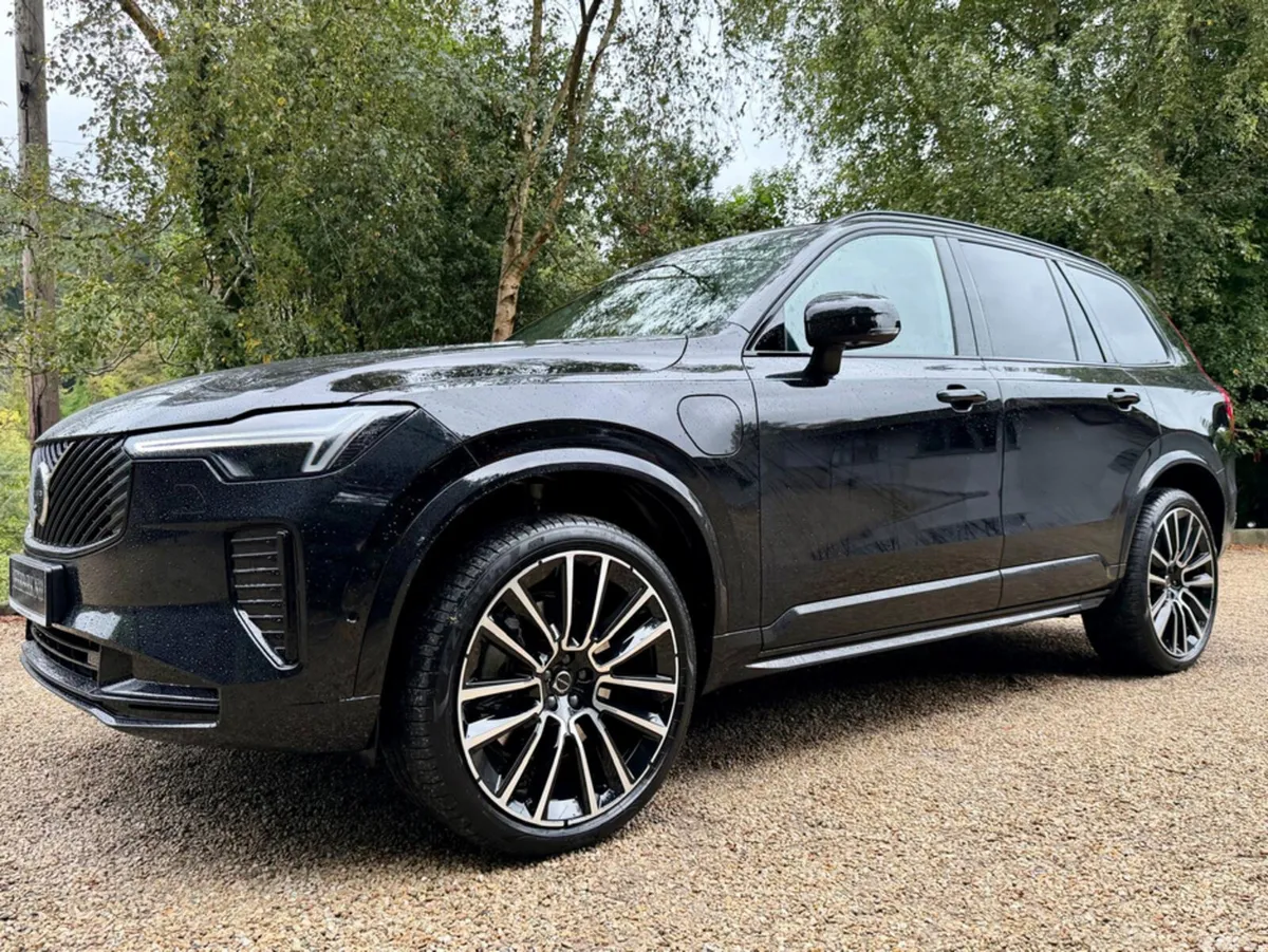 Volvo XC90 SUV, Petrol Plug-in Hybrid, 2025, Black