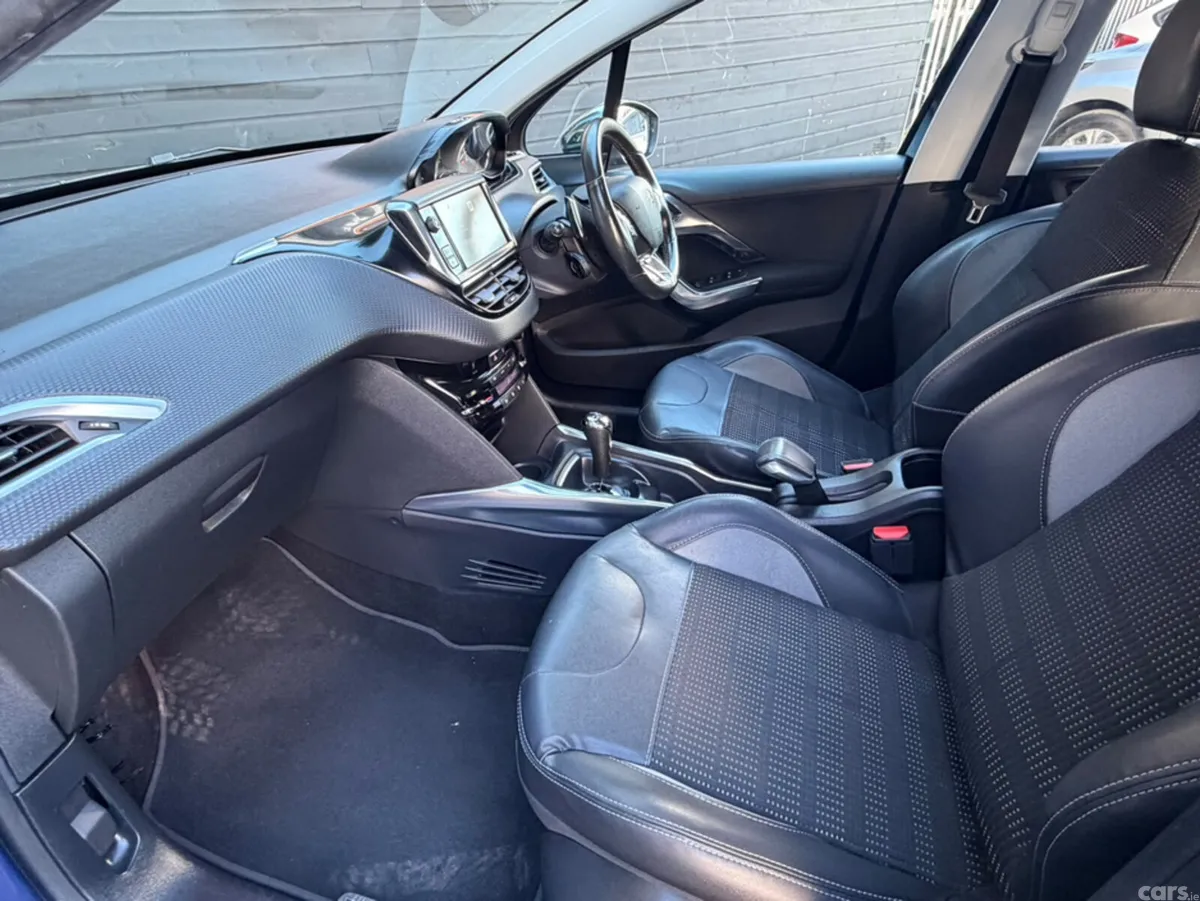 Peugeot 2008 Hatchback, Petrol, 2015, Blue