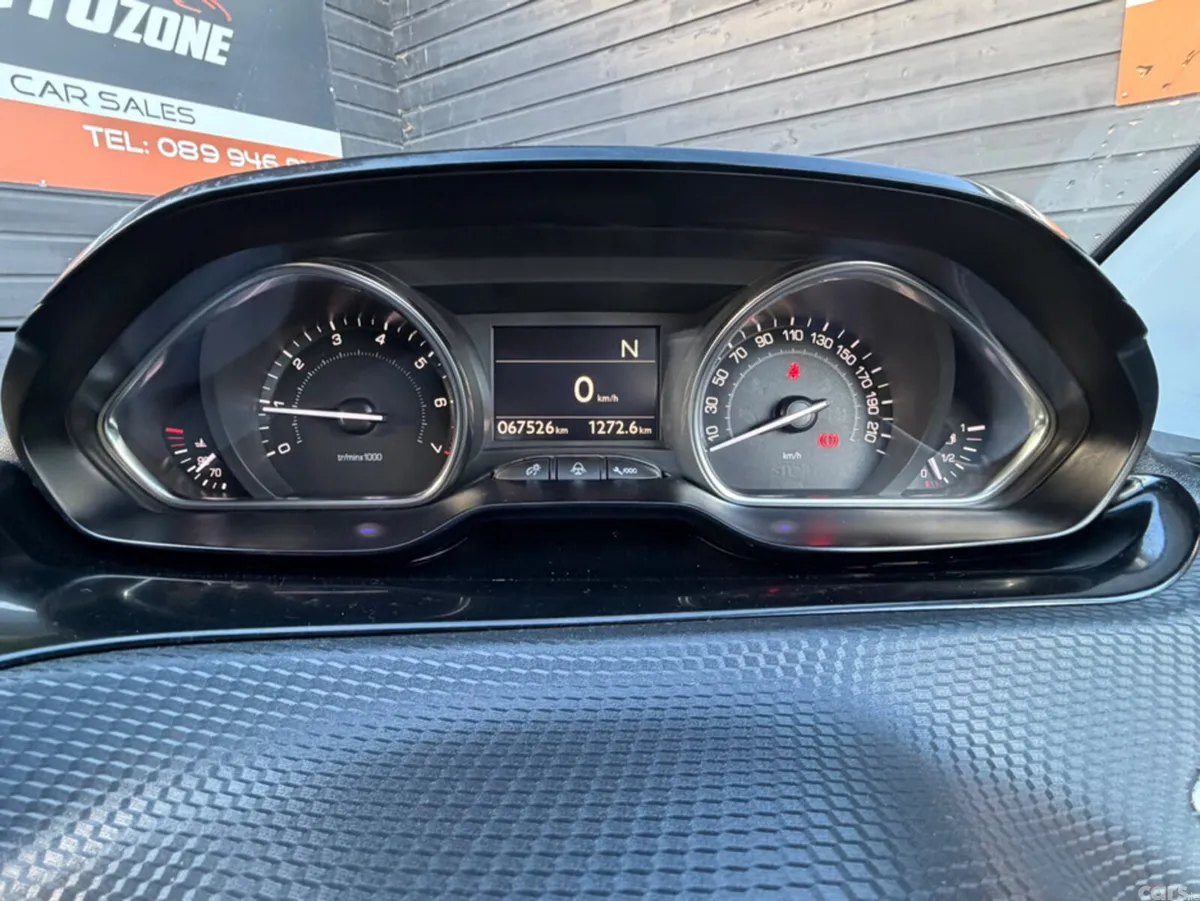 Peugeot 2008 Hatchback, Petrol, 2015, Blue