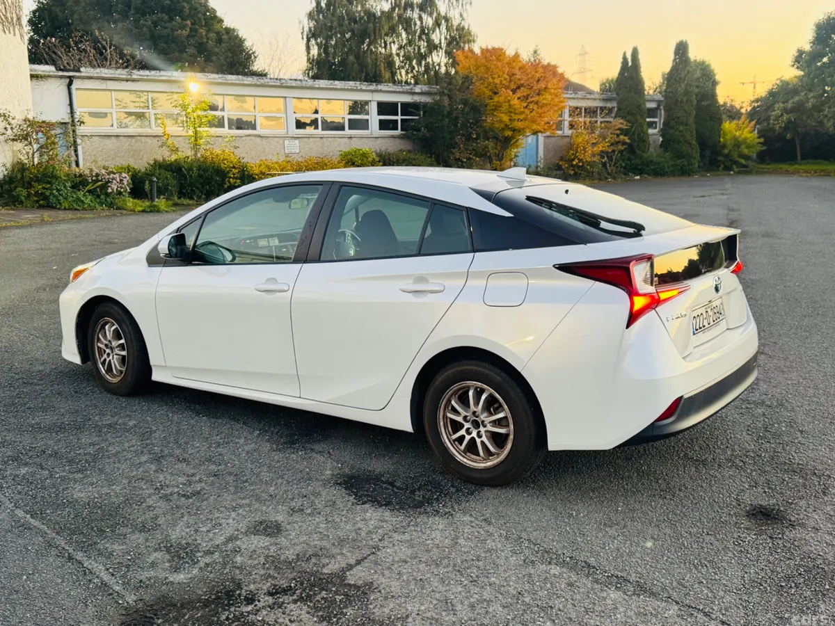 Toyota Prius Saloon, Petrol Hybrid, 2022, White
