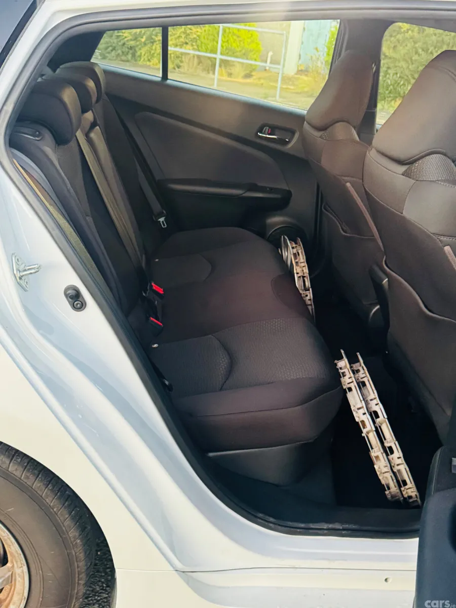Toyota Prius Saloon, Petrol Hybrid, 2022, White