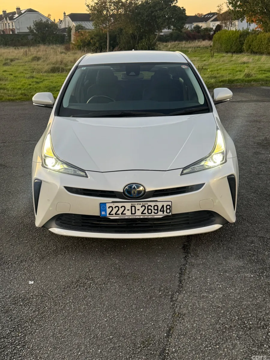 Toyota Prius Saloon, Petrol Hybrid, 2022, White