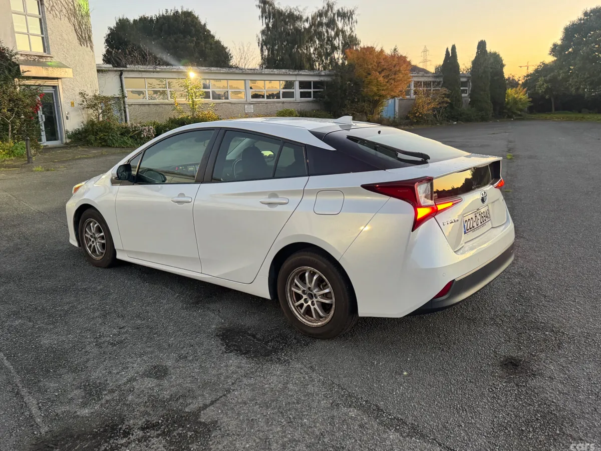 Toyota Prius Saloon, Petrol Hybrid, 2022, White